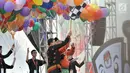 Ketua KPU Arief Budiman dan Ketua Bawaslu Abhan saat secara simbolis membuka Deklarasi Kampanye Damai dengan menerbangkan balon ke udara di Monas, Jakarta, Minggu (23/9). (Merdeka.com/Iqbal Nugroho)