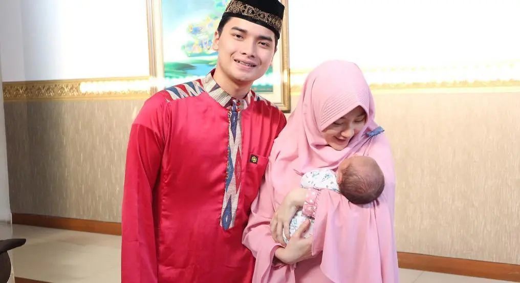 Alvin Faiz dan Larissa Chou