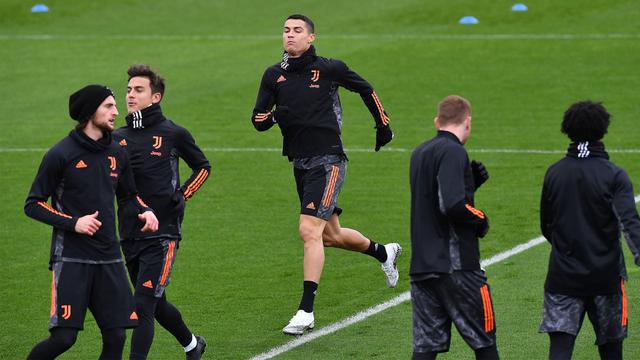 FOTO: Semangatnya Latihan Cristiano Ronaldo Jelang Jumpa Lionel Messi di Liga Champions