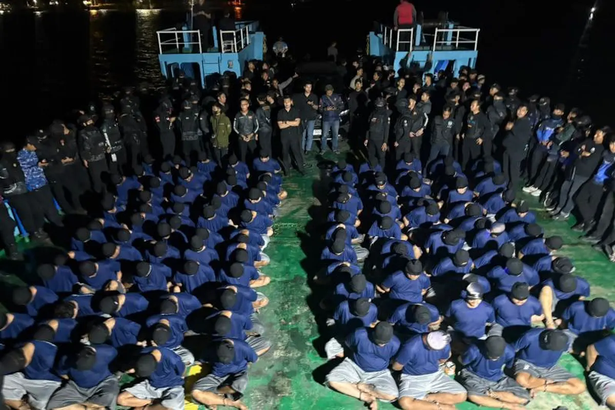 Pemindahan ratusan narapidana dari Jatim dan Sulsel ke Nusakambangan.