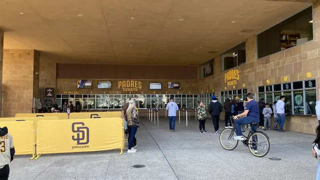 Loket pembelian tiket di Petco Park