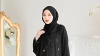 5 Rekomendasi Gamis Syar’i Warna Hitam 2025, Desain Modern dan Feminin