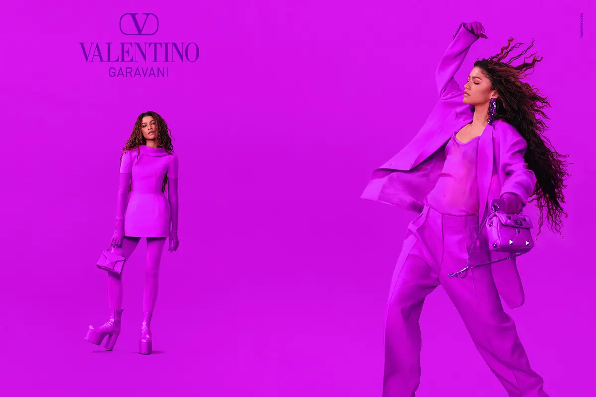 Potret Fearless Zendaya dalam Busana Monokrom Full Pink dari Valentino