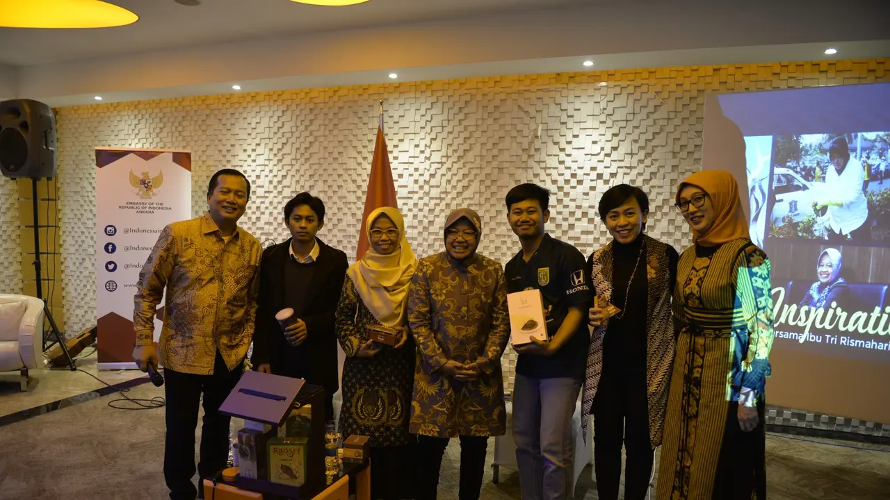 Wali Kota Surabaya Tri Rismaharini di forum Inspiration Day yang diselenggarakan KBRI Ankara. (Dokumentasi KBRI Ankara)