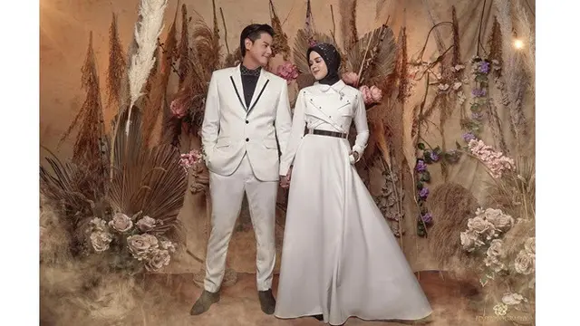 5 Foto Pemotretan Cut Meyriska dan Roger Danuarta, Elegan Berbusana Formal