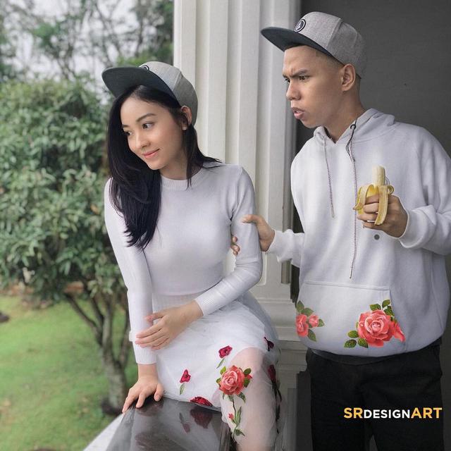 6 Editan Foto Pria Bersama Pesinetron Cewek, Kreatifnya Kocak