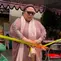 Warung Sepi, Nunung Bagikan Makanan ke Tukang Becak dan Tukang Parkir