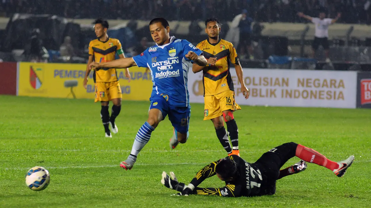 Persib Bandung Vs Mitra Kukar