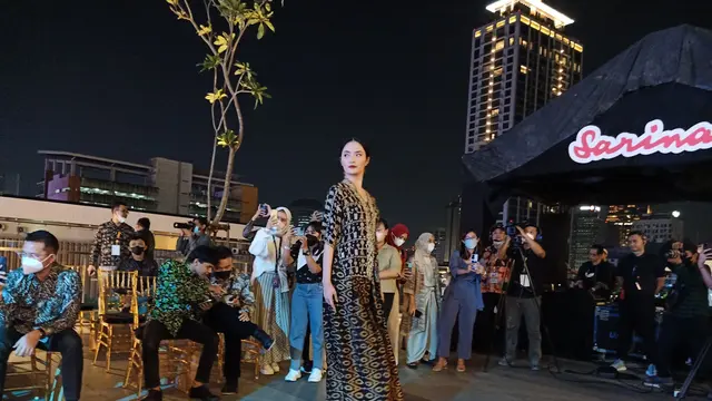 Show Perdana Oscar Lawalata Usai Berganti Nama Asha Smara Darra, Angkat Kelas Tenun Ikat