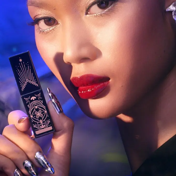 Make Over X Hian Tjen "Empress Glassy Lip Lacquer"