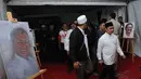 Presiden PKS, Anis Matta, datang untuk memberikan penghormatan terakhir kepada Alm Suhardi saat persemayaman jenazah di kantor DPP Partai Gerindra, (29/8/2014). (Liputan6.com/Helmi Fithriansyah)