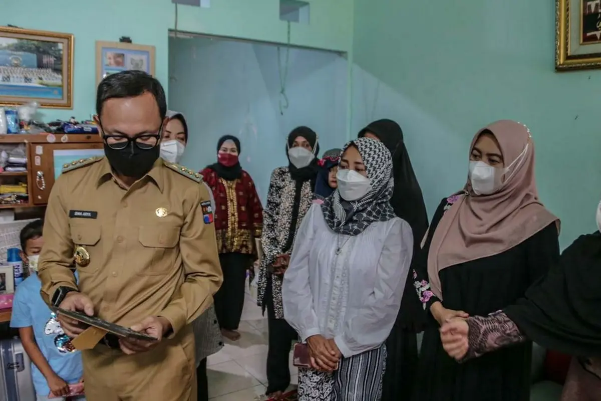 Wali Kota Bima Arya Kunjungi Keluarga Awak KRI Nanggala 402