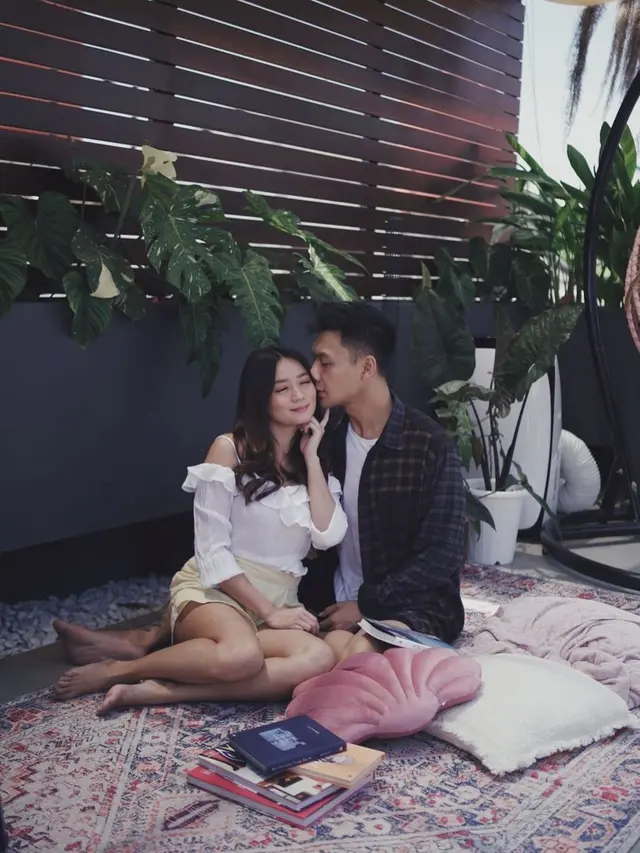 8 Potret Mesra Fendy Chow dan Stella Cornelia, Umumkan Kehamilan Usai 5 Tahun Menikah