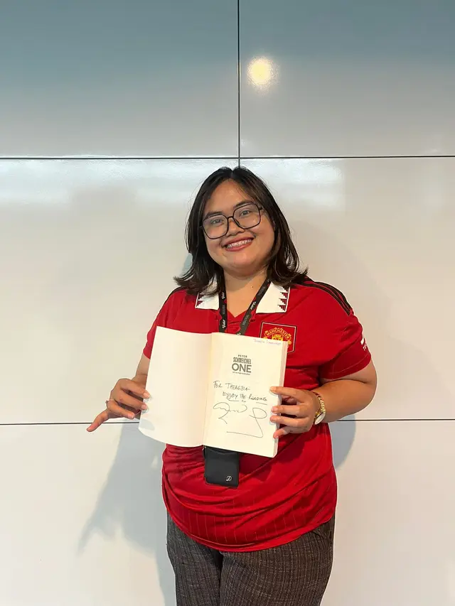 Fans Manchester United, Theresia Ruth Simanjuntak