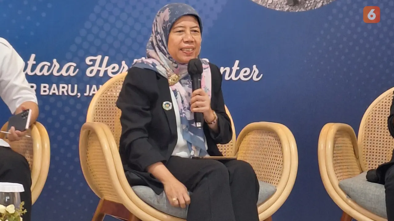 Tim Pakar Badan Gizi Nasional, Prof. Dr. Ir. Ikeu Tanziha, saat memaparkan pentingnya sarapan bergizi dalam acara Talkshow: Potret 1 Tahun BGN di Antara Heritage Center, Jakarta, Selasa, 19 Agustus 2025. (Foto: Adinda Retno Aryani/Liputan6.com)