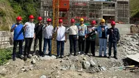 Peninjauan pembangunan proyek PLTMH Poduwoma, Bone Bolango, Gorontalo (Arfandi Ibrahim/Liputan6.com)