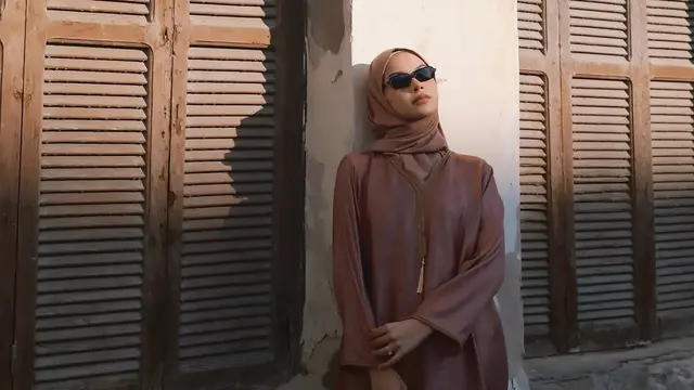 Potret Cantik Alyssa Daguise di Jeddah dengan Balutan Hijab (credit: instagram/alyssadaguise)