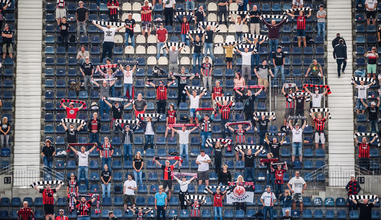 Foto 6 500 Suporter Hadiri Laga Bundesliga Bola Liputan6 Com
