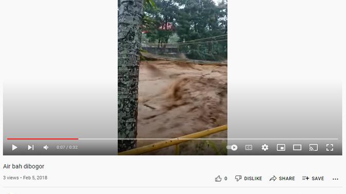 <p>Penelusuran klaim video kondisi sungai Ciliwung meluap pada 12 Oktober 2022</p>