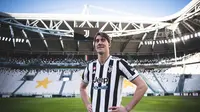 Dusan Vlahovic resmi menjadi pemain baru Juventus. (Dok. Juventus)