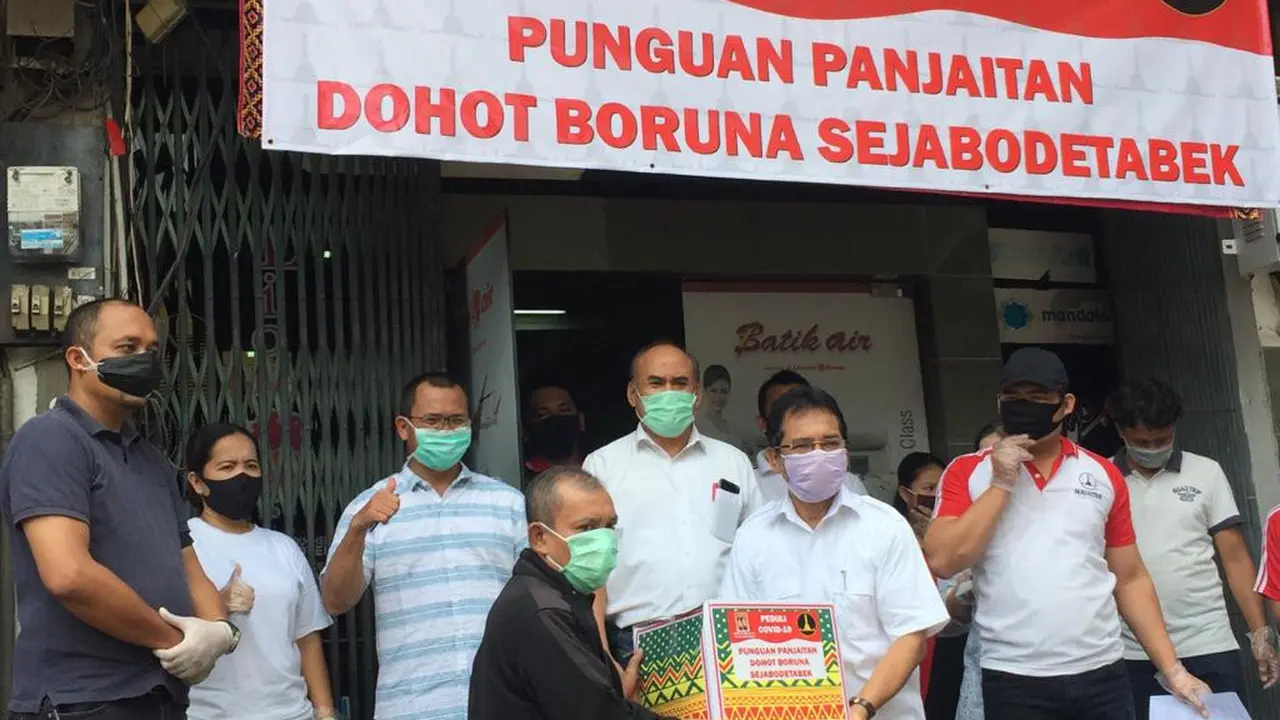 Keluarga Besar Panjaitan atau Punguan Panjaitan Dohot Berupa (PPDB) se-Jabodetabek menggelar aksi solidaritas untuk meringankan beban sesama yang terdampak akibat Covid-19.