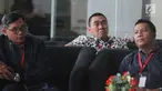 Wali Kota Malang yang juga calon incumbent Wali Kota Malang, Mochamad Anton (tengah) menunggu panggilan penyidik untuk menjalani pemeriksaan perdana pasca penetapan sebagai tersangka di gedung KPK, Jakarta, Selasa (27/3). (Merdeka.com/Dwi Narwoko)