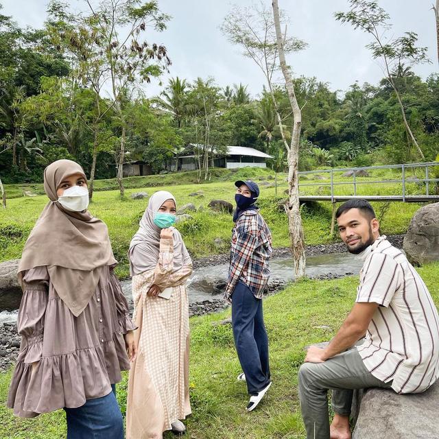 Temu Kangen, Ini 6 Momen Kebersamaan Shireen Zungkar dan Zaskia Mecca di Jogja