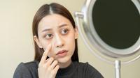 Ilustrasi perempuan dengan mata panda. (Foto: Shutterstock)