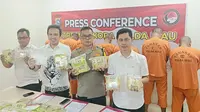 Konferensi pers pengungkapan 31 kilogram sabu oleh Polda Riau yang disita dari jaringan internasional. (Liputan6.com/M Syukur)