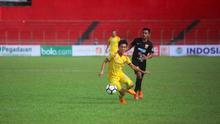 Duel Sriwijaya FC vs Borneo FC di Stadion H. Agus Salim, Padang, Minggu (29/7/2018). (Bola.com/Riskha Prasetya)