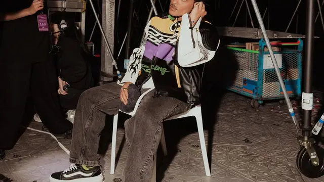 Potret Bruno Mars dan Rose Tampil Serasi di Konser BLACKPINK, Kompak Pakai Varsity Jacket Bawakan ‘APT.’ Bareng!