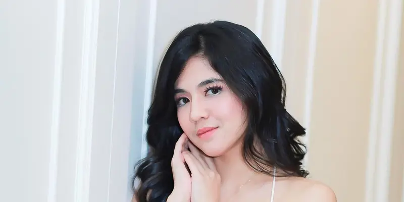 Potret DJ Putri Una yang Makin Menawan