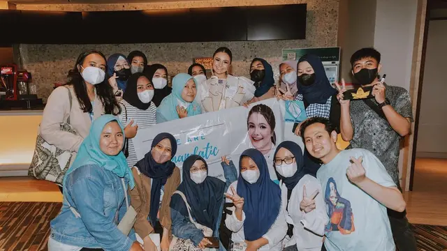 Sempat Tertunda 2 Tahun, Ini 6 Potret Gala Premiere Film Ranah 3 Warna