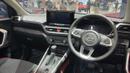 Bagian dashboard memiliki layar yang lebih besar yakni 5 inch. Tombol-tombolnya juga bukan berwarna merah, melainkan biru.