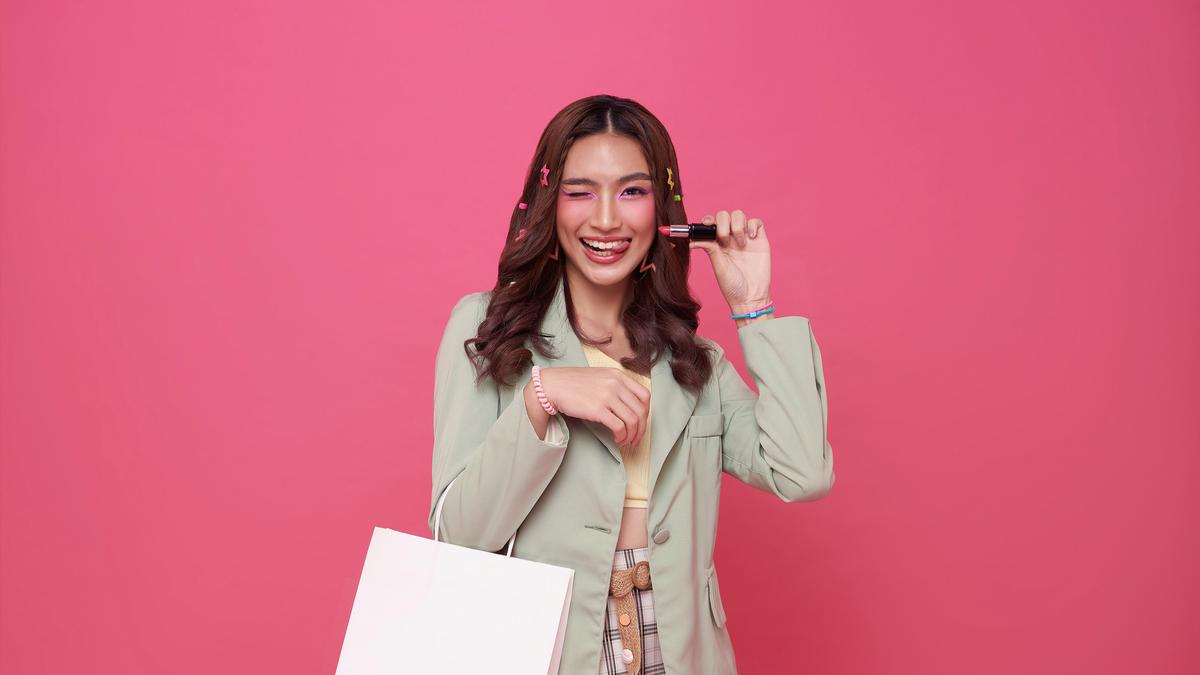 Biar Gaya Tetap On Point, Ini Trik Belanja Fashion &amp; Beauty Ala ShopeeVIP