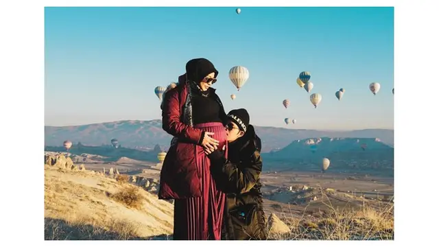 8 Potret Babymoon Aurel Hermansyah dan Atta Halilintar, Mesra Banget