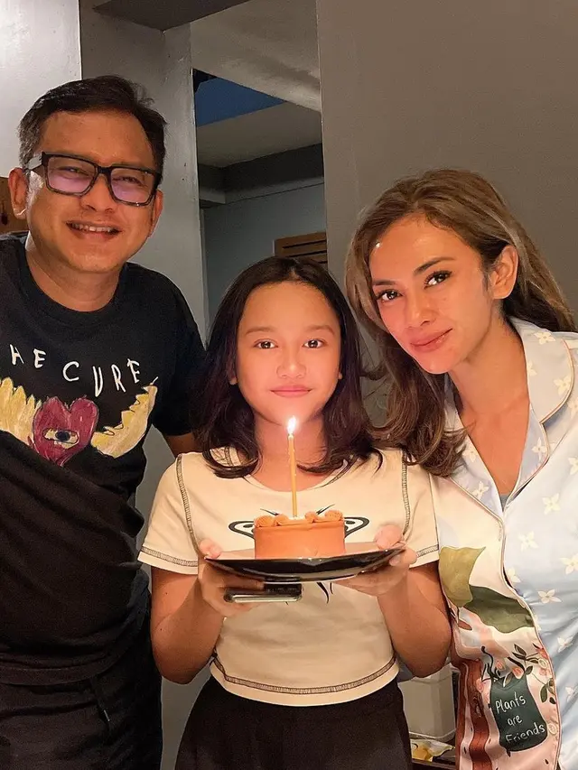 6 Potret Kompak Seleb dalam Ulang Tahun Anak Meski Sudah Berpisah