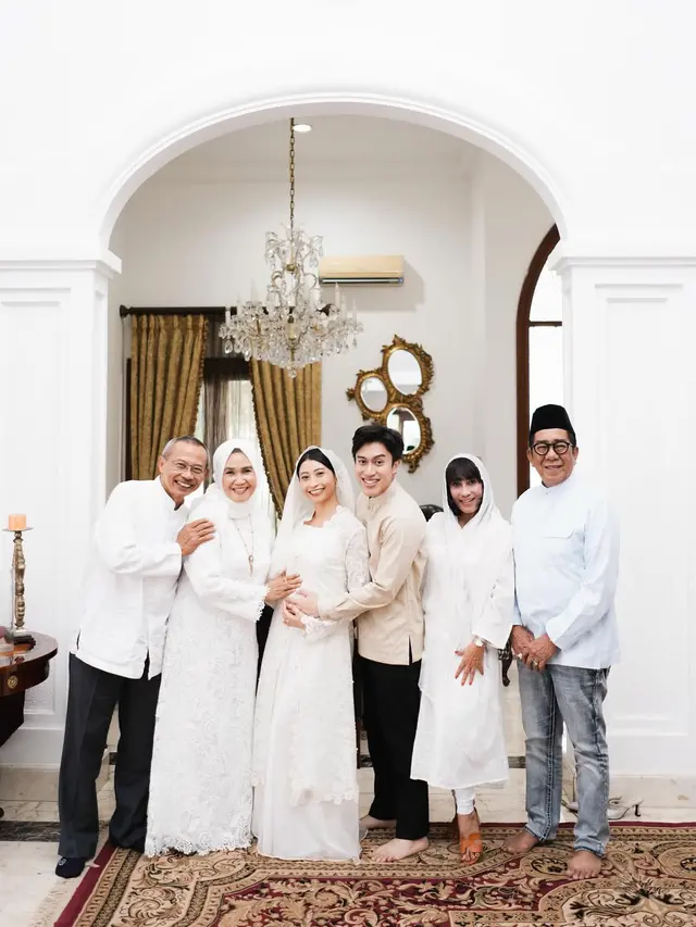 6 Momen Tasyakuran 4 Bulan Kehamilan Istri Ragahdo, Calon Cucu Pertama Yayuk Suseno
