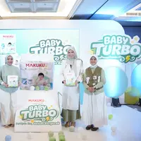 Prof. Dr. dr. Rini Sekartini, Sp.A(K), Dokter Spesialis Anak Konsultan Tumbuh Kembang dan Shania Junianatha turut hadir dalam acara peluncuran popok MAKUKU Comfort Fit.