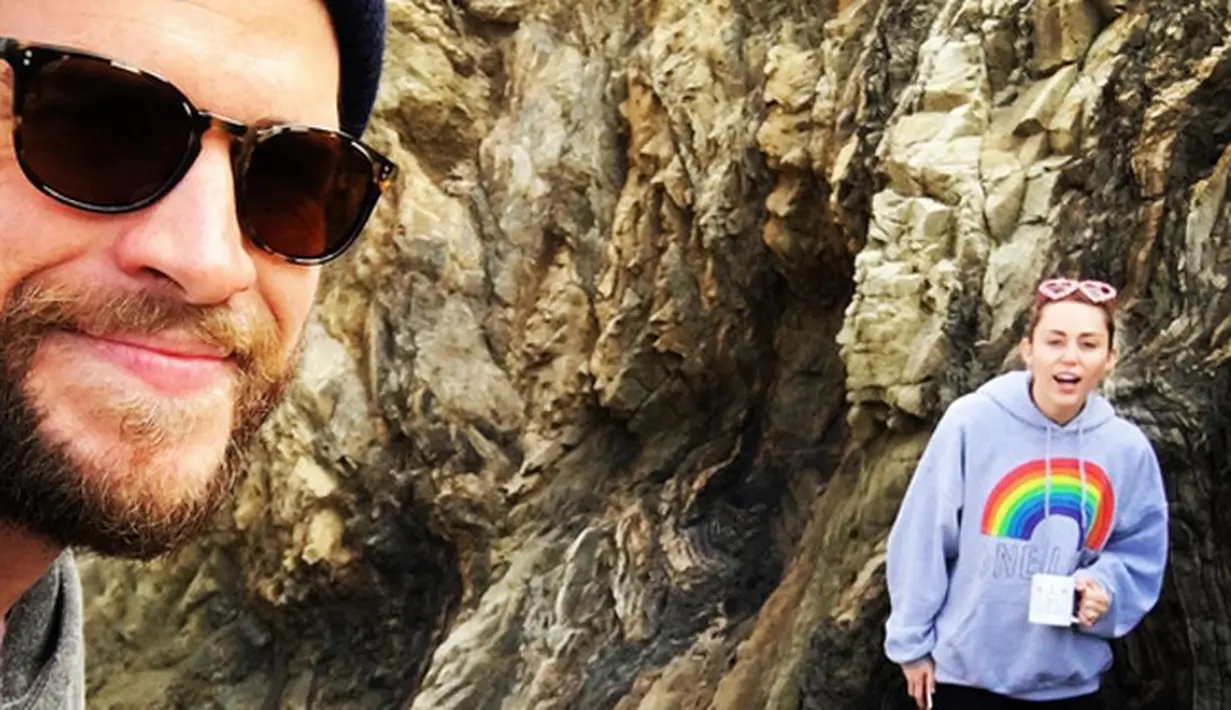 Selain itu, Miley Cyrus bercerita soal kisah romantis yang dilakukan Liam Hemsworth saat hubungan mereka kandas. Liam membeli sebuah rumah yang merupakan tempat Miley melakukan rekaman. (Instagram/mileycyrus)