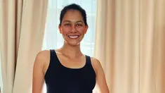 Bunga Jelitha yang dikenal sebagai Puteri Indonesia 2017 ini cukup sering mengunggah berbagai aktivitas serta penampilannya di media sosial. Bahkan, usai melahirkan wanita 32 tahun ini tampak lebih sering tampil dengan makeup minimalis. (Liputan6.com/IG/@bungajelitha66)