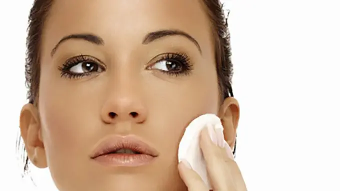 Ingin Bedak Awet di Wajah, Ini Tips Pakainya!