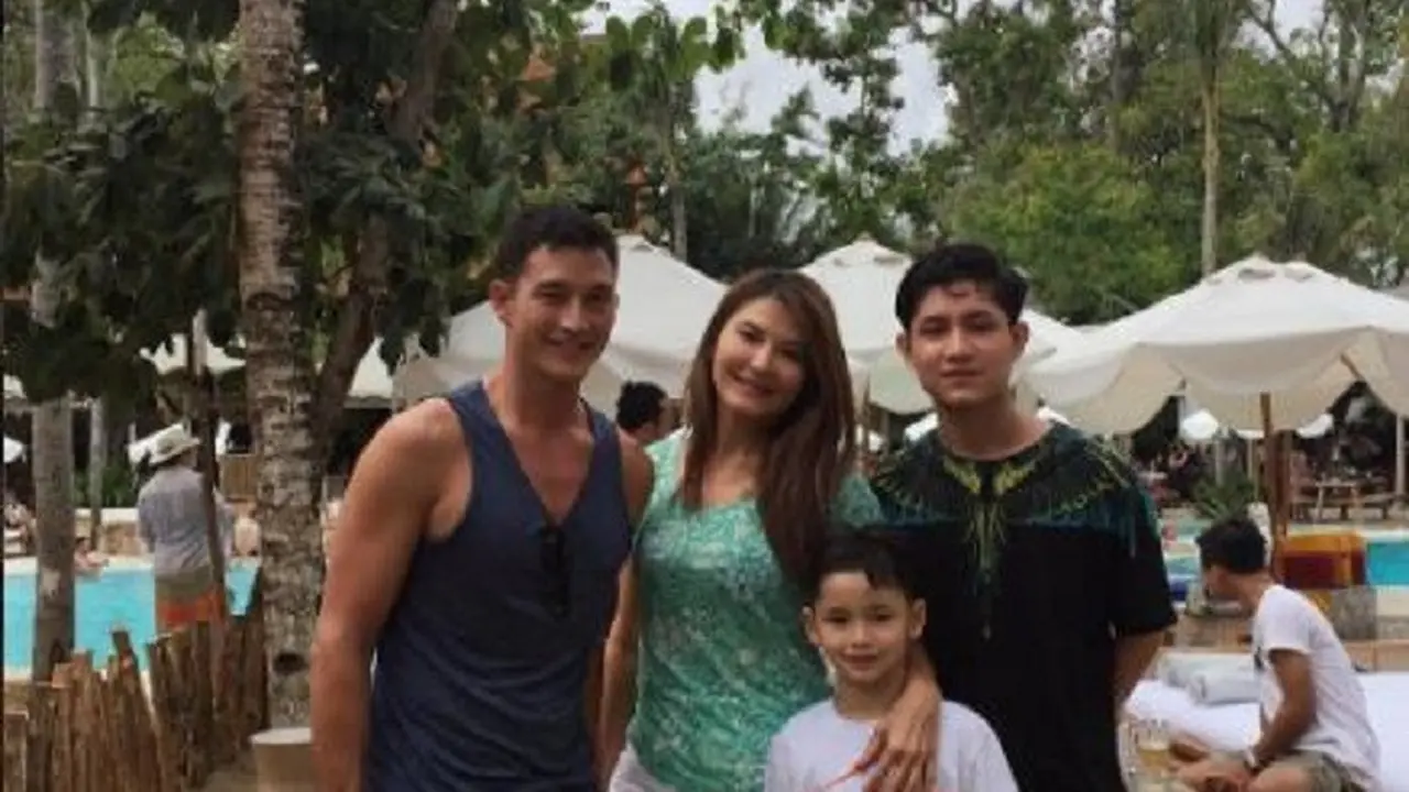 [Bintang] Tamara Bleszynski dan Mike Lewis