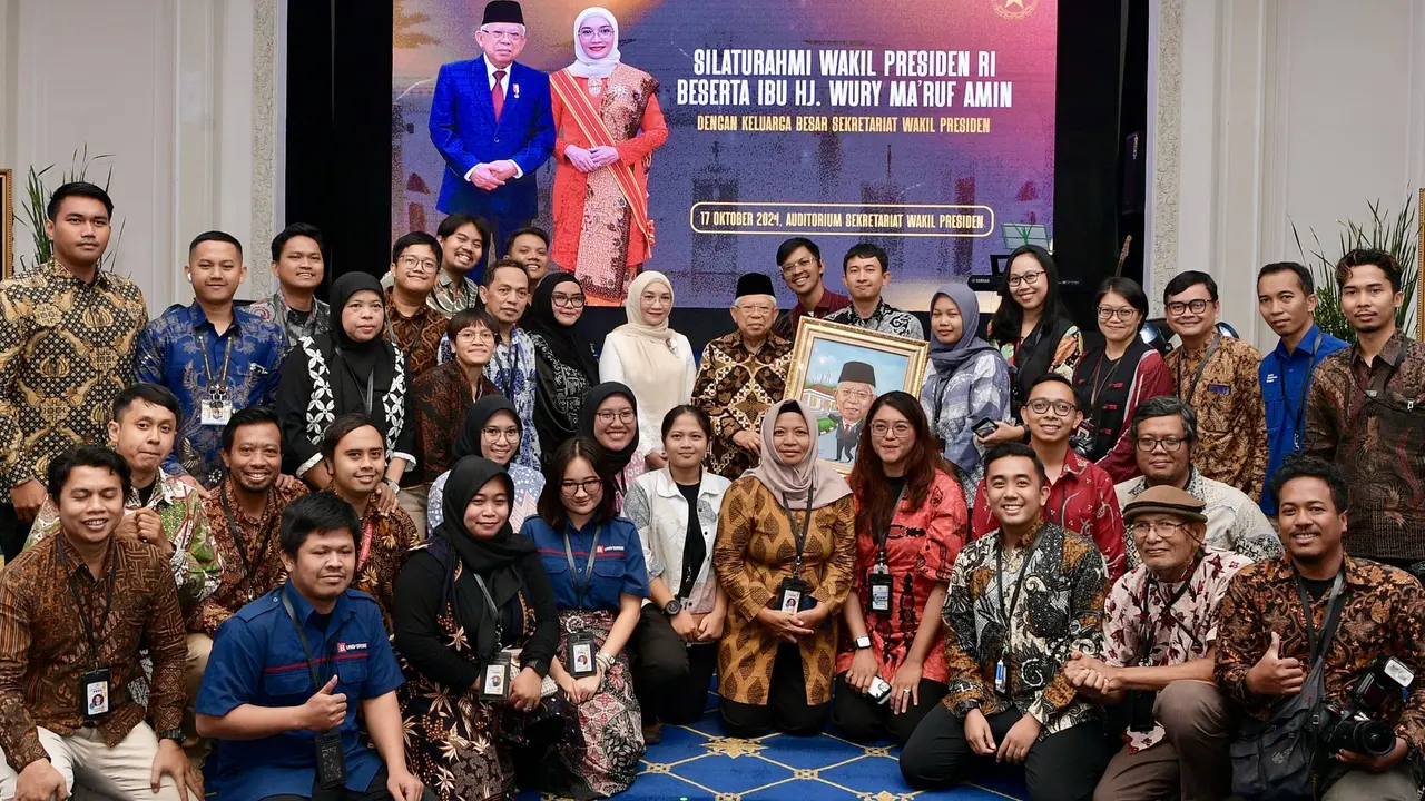 Wakil Presiden Ma'ruf Amin menggelar acara perpisahan dengan seluruh staf, pegawai keluatga besar setwapres yang berlangsung di Auditorium Setwapres, Istana Wapres, Jakarta.