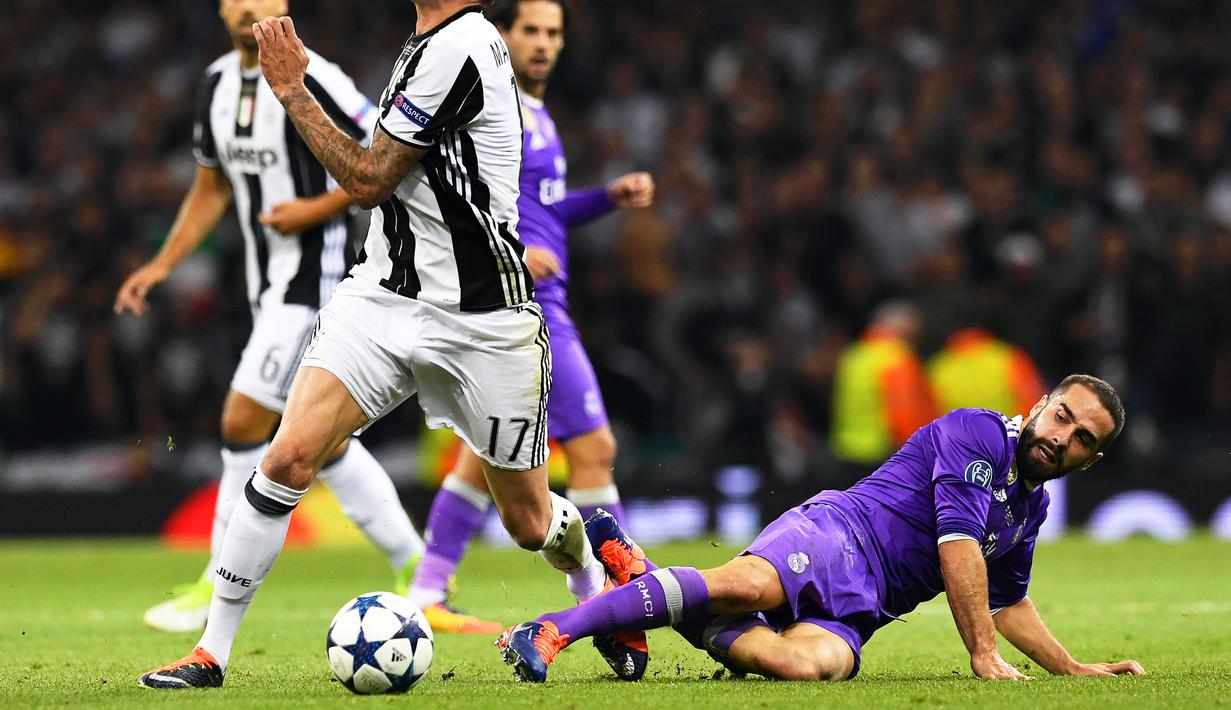 Dani Carvajal (Real Madrid) - Bek Kanan. (EPA/Facundo Arrizabalaga)