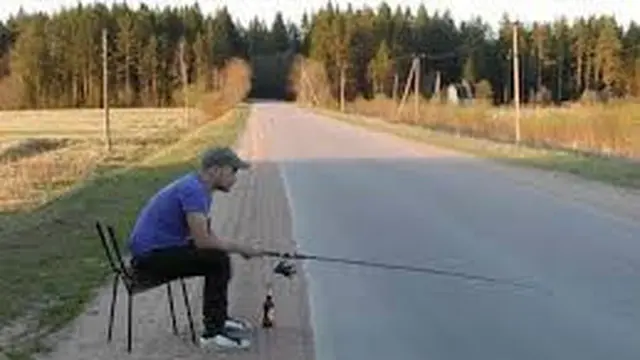 6 Aksi Absurd Orang Mancing Tidak Dapat Ikan Ini Bikin Heran