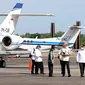 Gubernur Jawa Tengah, Ganjar Pranowo, Menteri Perhubungan Budi Karya Sumadi, Mensesneg Pratikno dan Menteri PUPR Basuki Hadimuljono mendarat di Bandara Ngloram Blora, Sabtu (3/1) pagi.