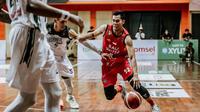 Pertandingan antara Bali United Basketball versus Borneo Hornbills di IBL 2024 hari Sabtu (11/05/2024). (Alit Binawan/Bola.com)