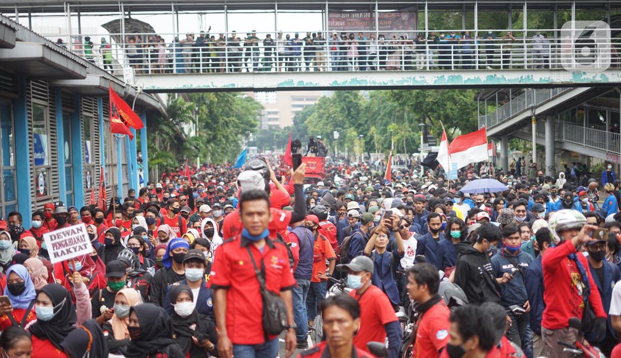 FOTO: Pengunjuk Rasa Tumpah Ruah, Jalan Salemba Raya Tidak ...