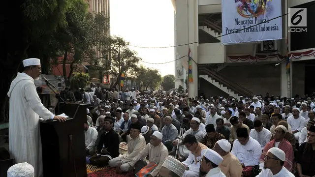 Ratusan Umat Muslim Salat Idul Adha 1339 H di Masjid Al Furqan DDII